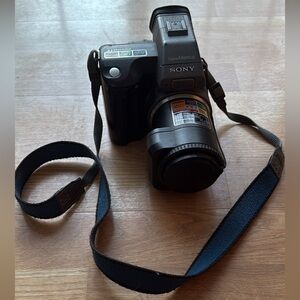 Untested* Sony Mavica MVC-FD95 2.1MP Digital Camera/Floppy Disc